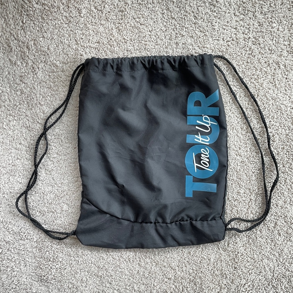 Tone It Up Tour Retro Drawstring Sport TIU Backpack Bag - Black Workout Gym Tote